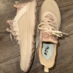 APL Women's Cream and Pink Sneakers